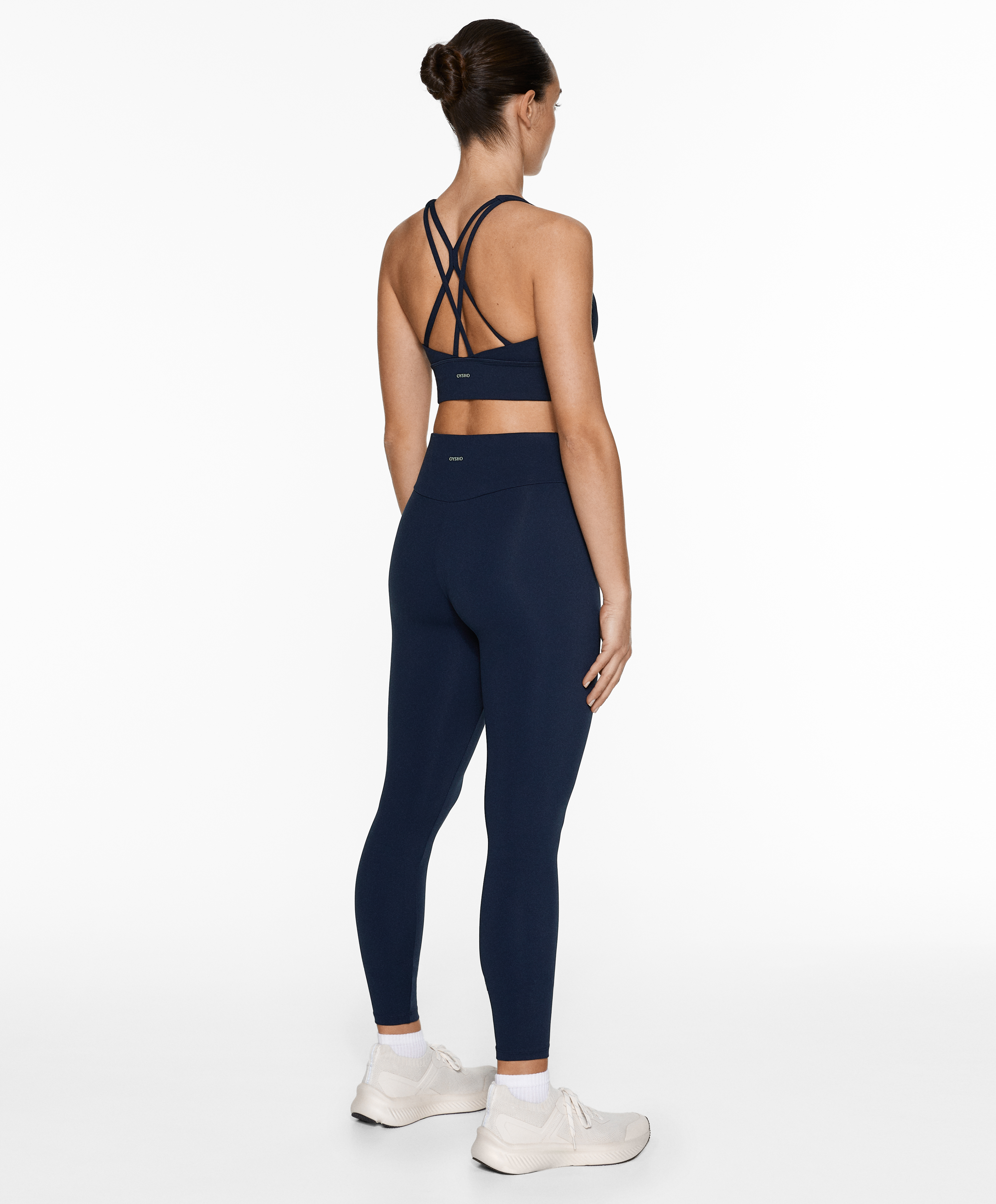 OYSHO Medium-support comfortlux sports bra with cups