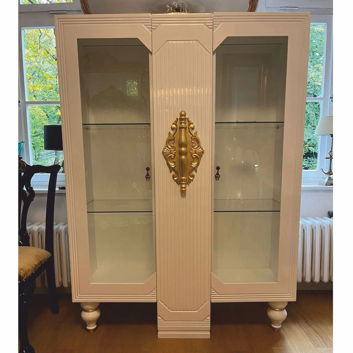 Luxury baroque showcase white / gold 125 x 49 x H. 169 cm - exhibition piece