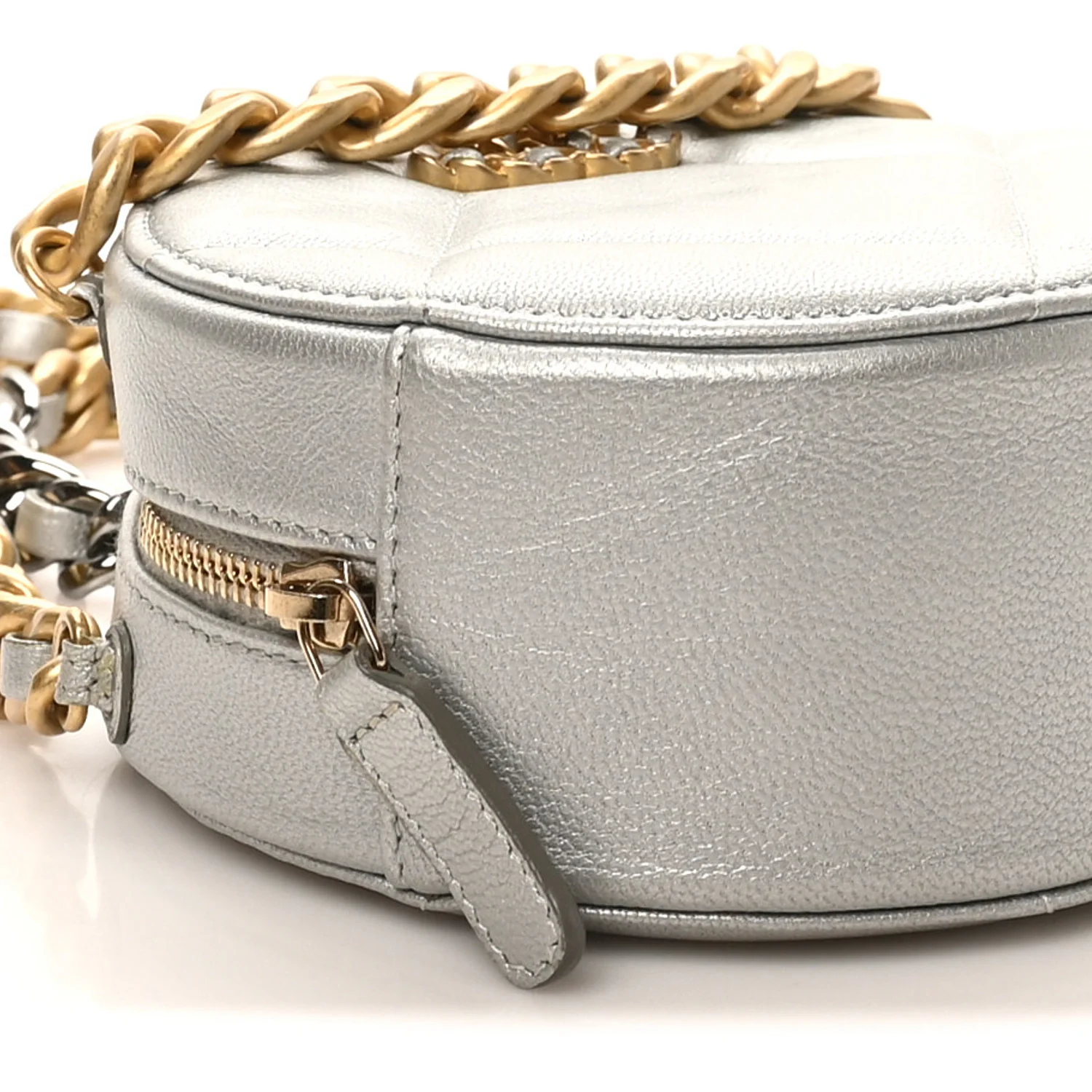 Metallic Lambskin Quilted Chanel 19 Round Clutch With Chain Silver - Top Club