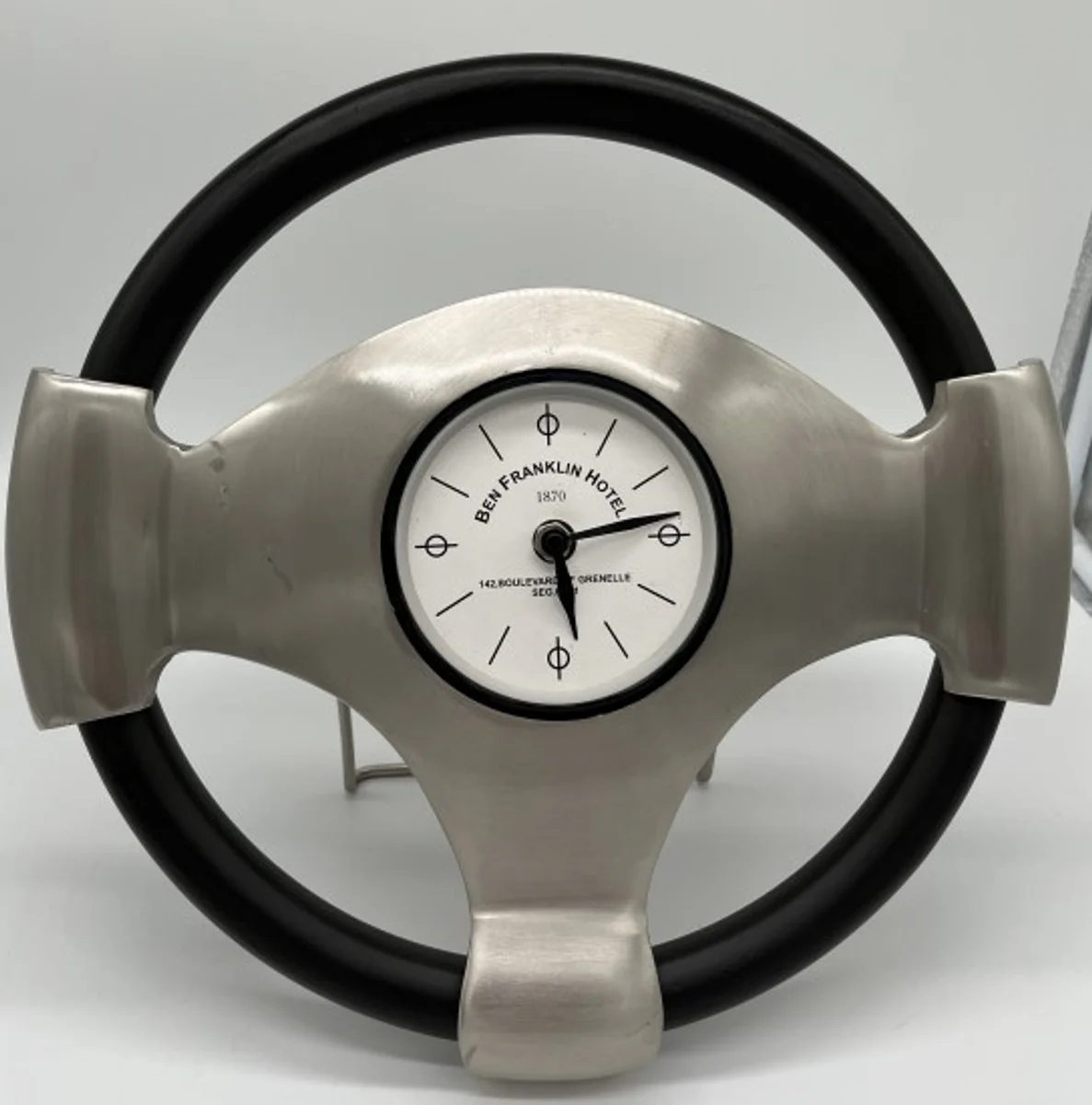 Designer luxury table clock vintage steering wheel with stand - noble & magnificent - table clock -1B goods front glass is missing
