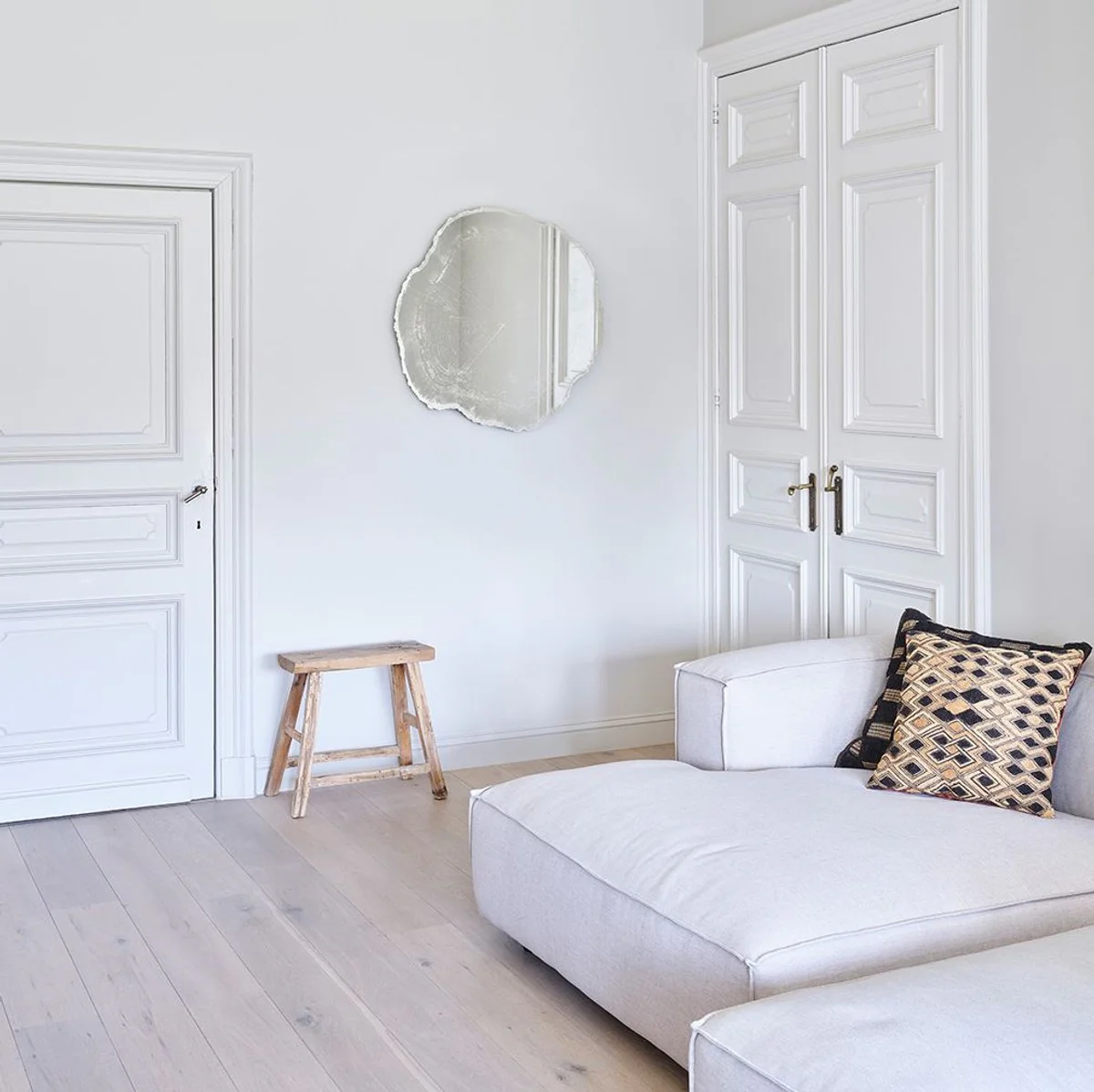 Luxury wall mirror in tree slice design white / beige 80 x 2.5 x H. 78 cm - living room mirror - bedroom mirror - cloakroom mirror - luxury furniture - luxury interior