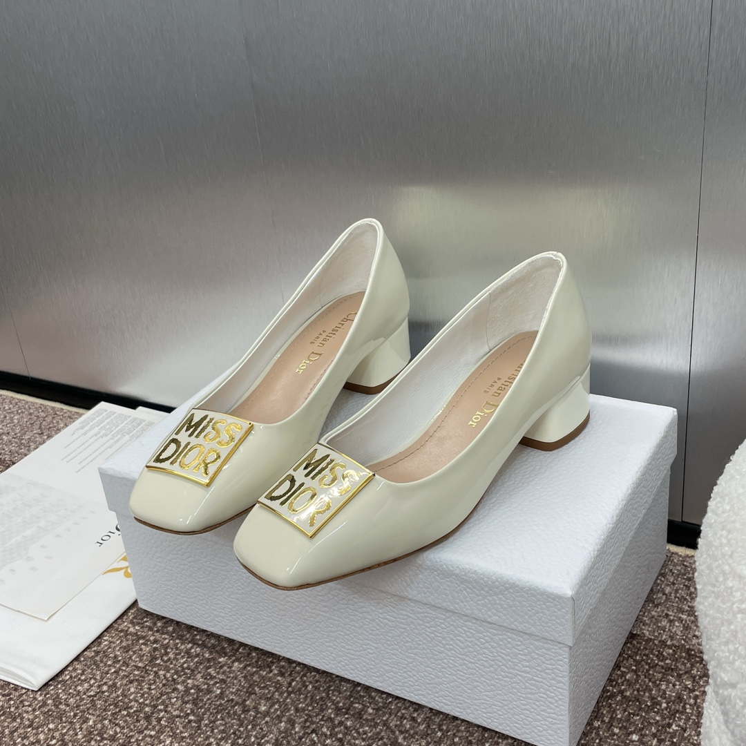 Dior KDV266VNI Miss Dior Pump Beige Patent Calfskin D82965 - Sneaker Replica Workshop