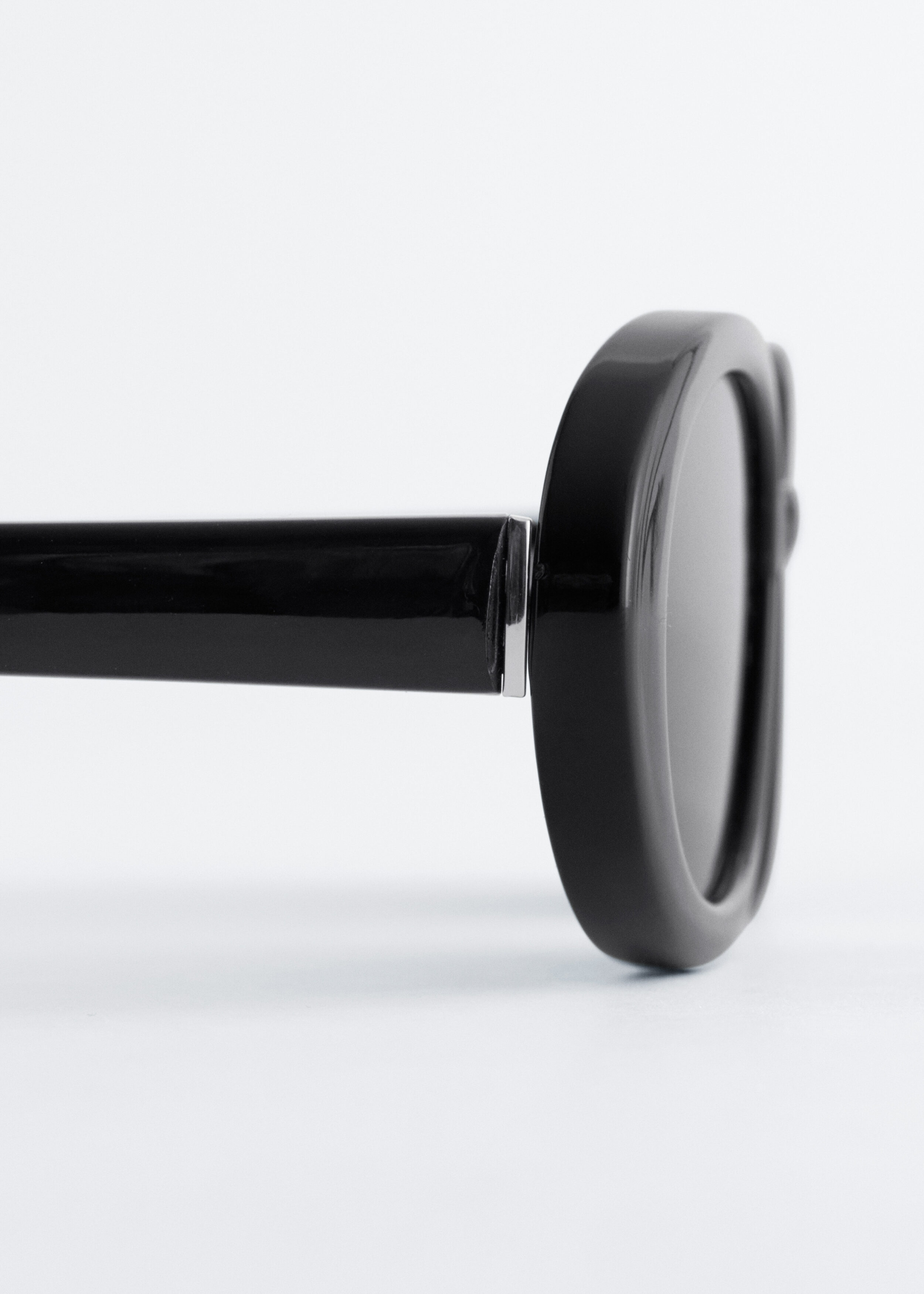 & Other Stories SLIM OVAL-FRAME SUNGLASSES