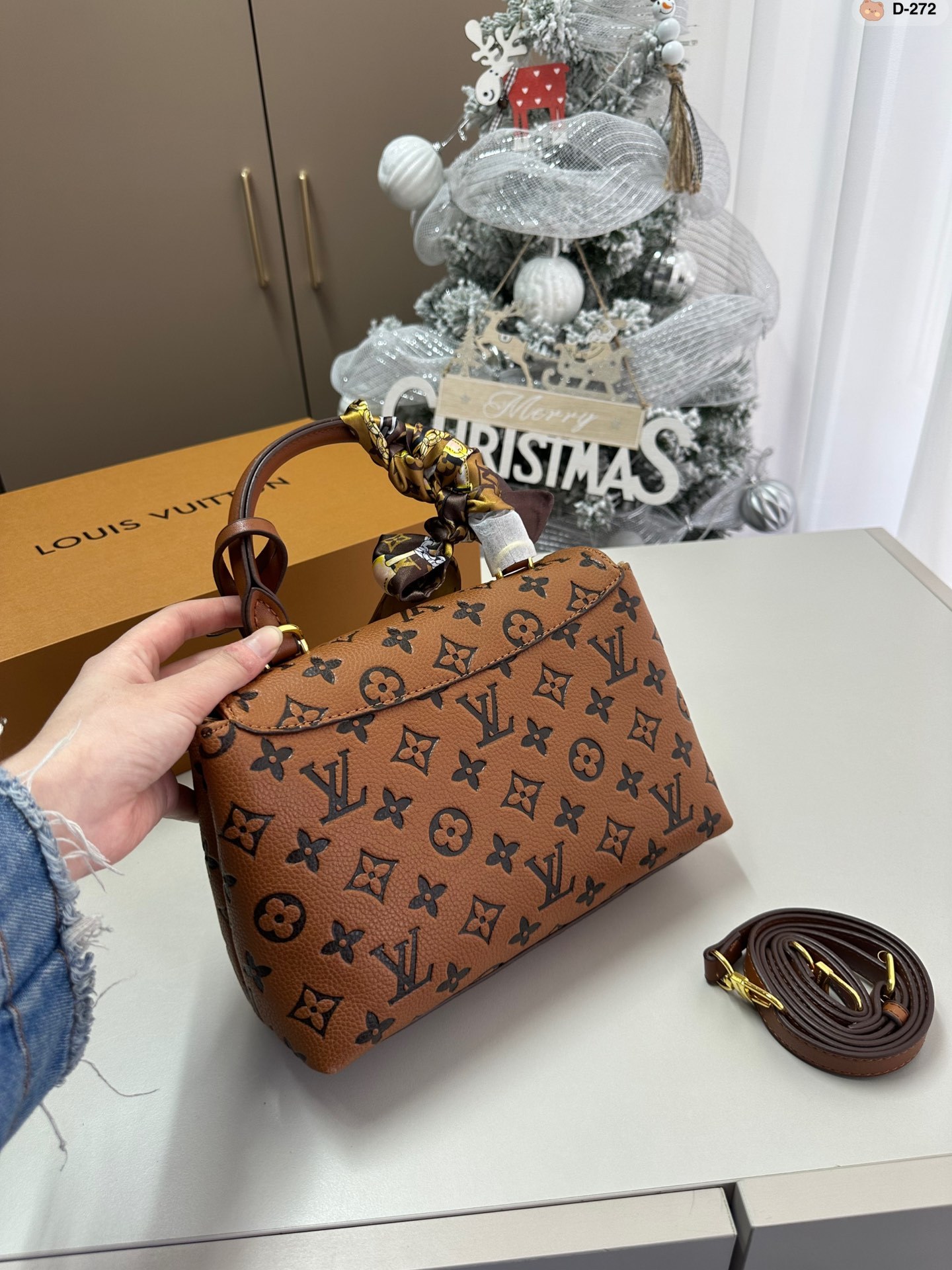 Louis madeleine bb bag size : 24*8*16 cm - Top Club