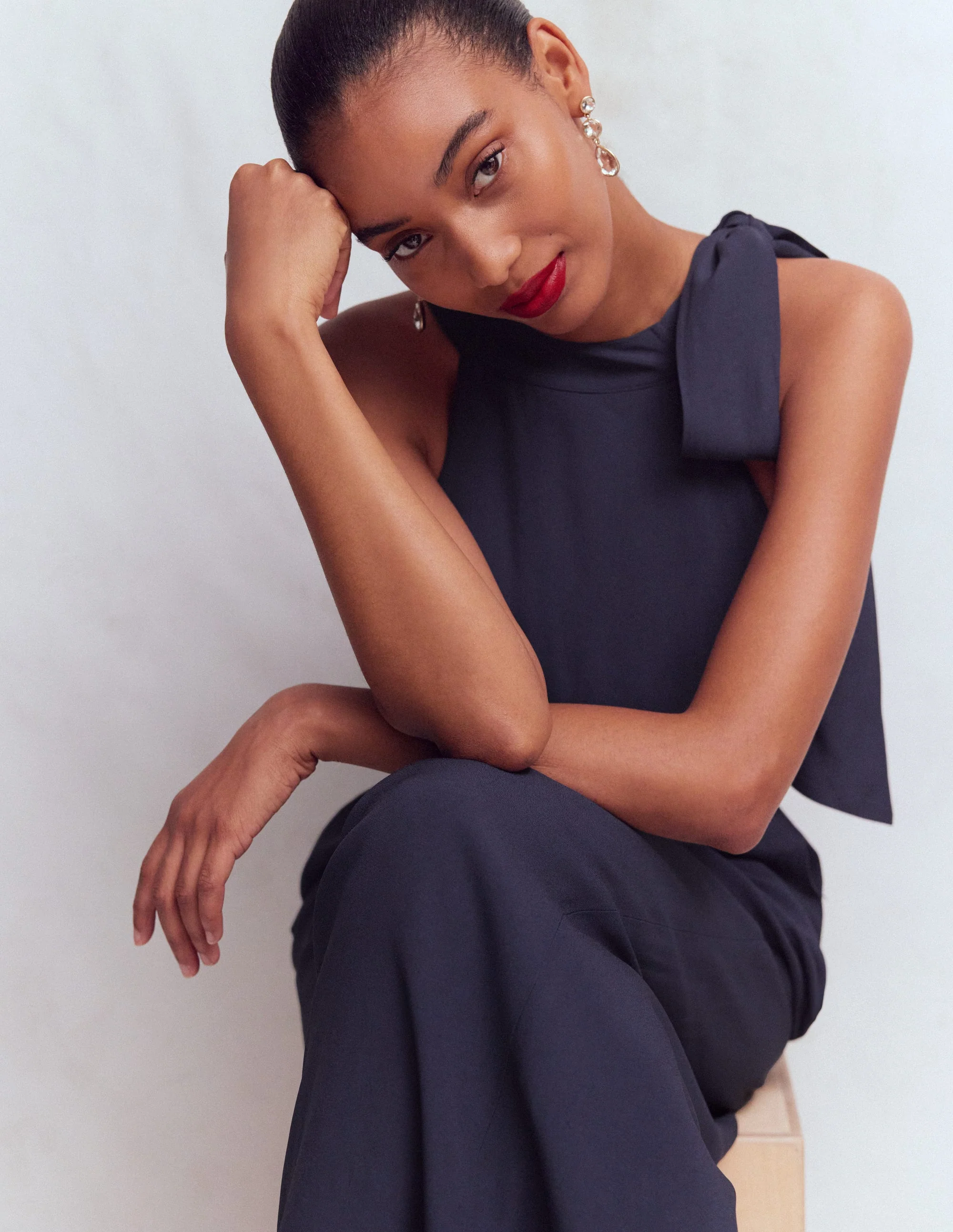 Neckholder-Jumpsuit zum Binden-Marineblau