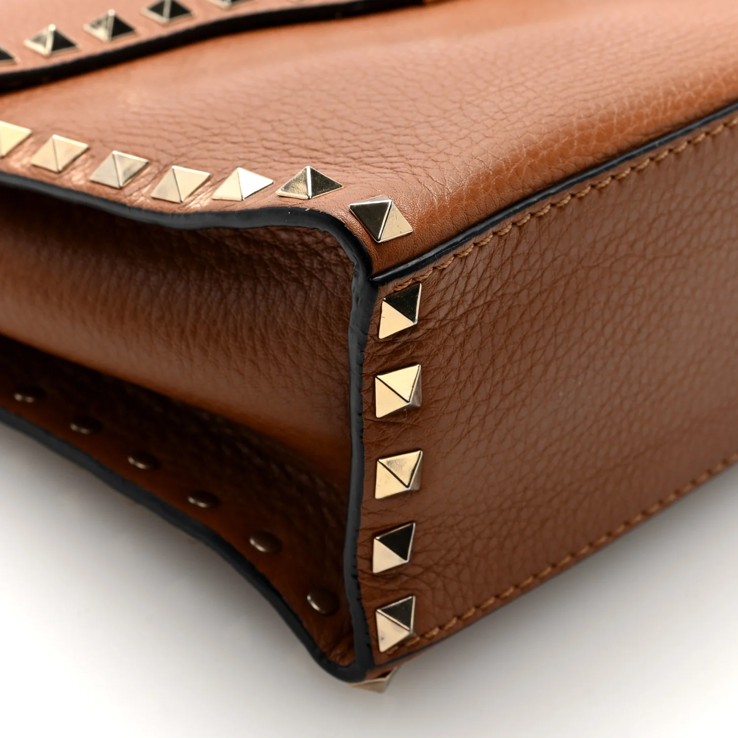 Pebbled Calfskin Rockstud Flip Lock Top Handle Bag Cognac - Top Club