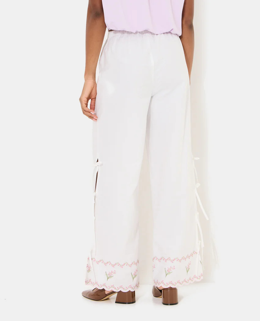 Pimkie Pantalon avec fleurs points de croix et nouettes