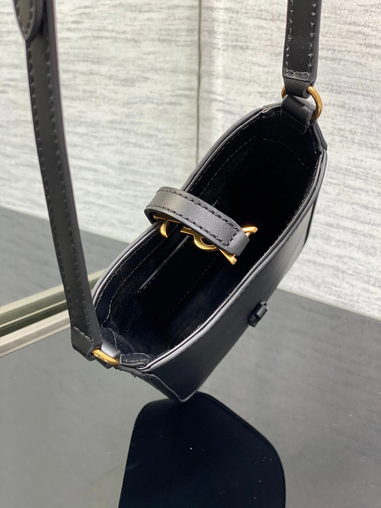 YSL Le 5 A 7 Mini Black Bag - 13x20x4cm - Top Club