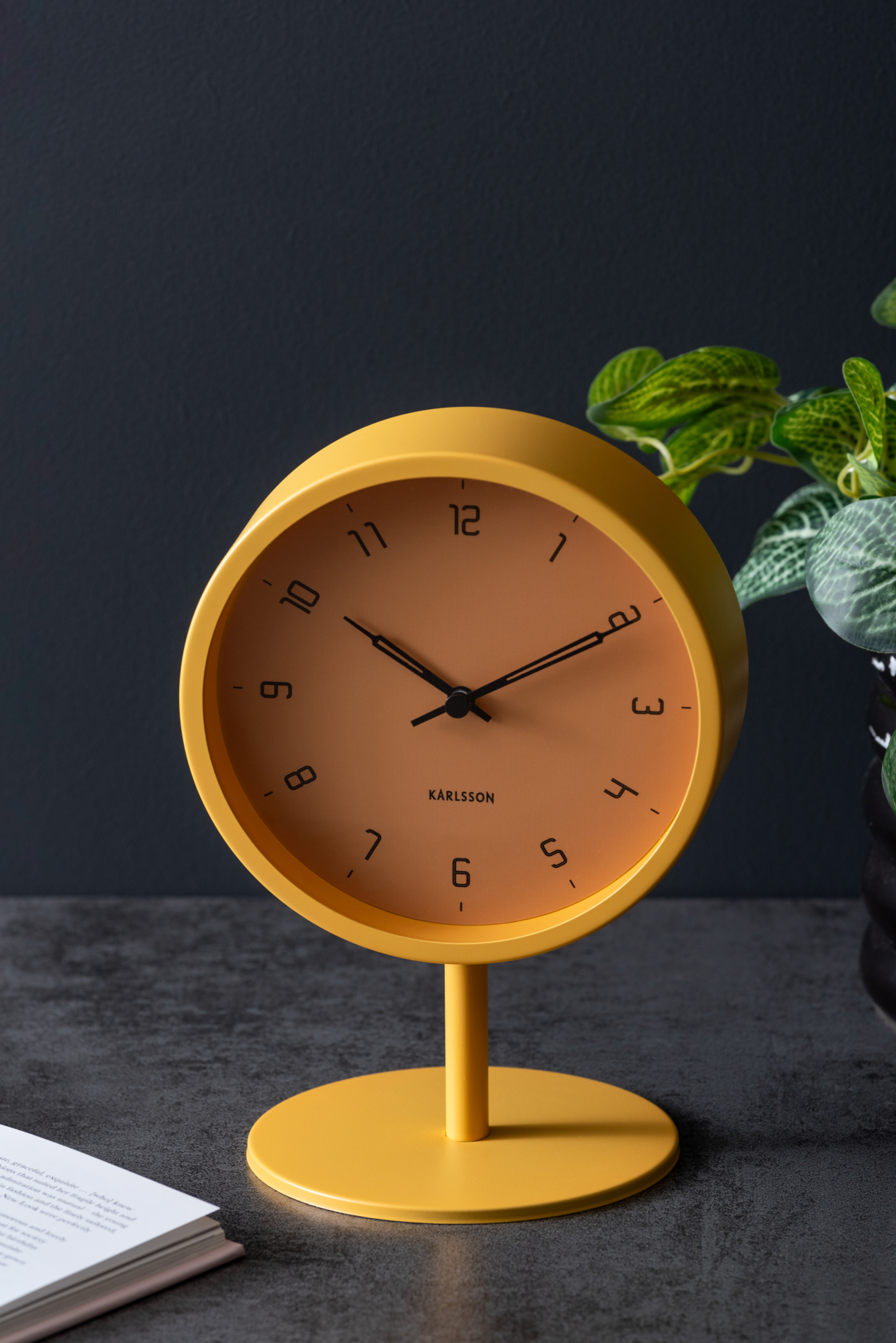 Table clock Stark iron matt honey yellow