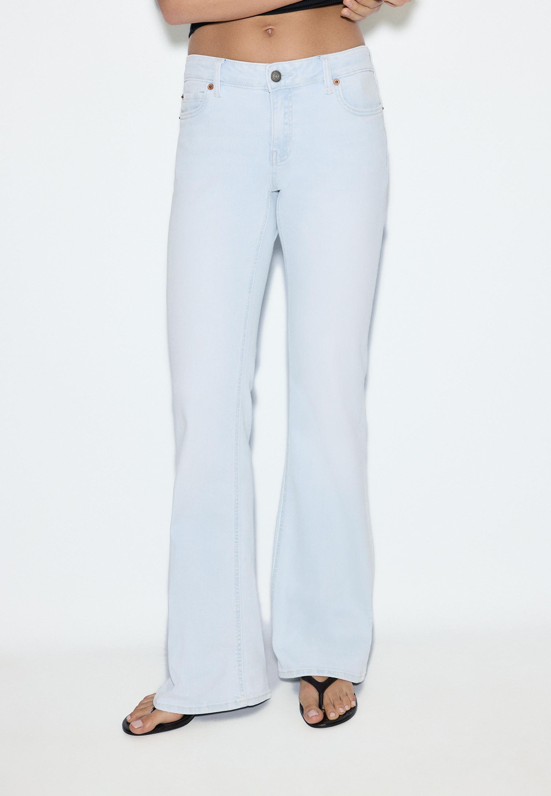 D67 SLIM FIT BOOT-CUT JEANS