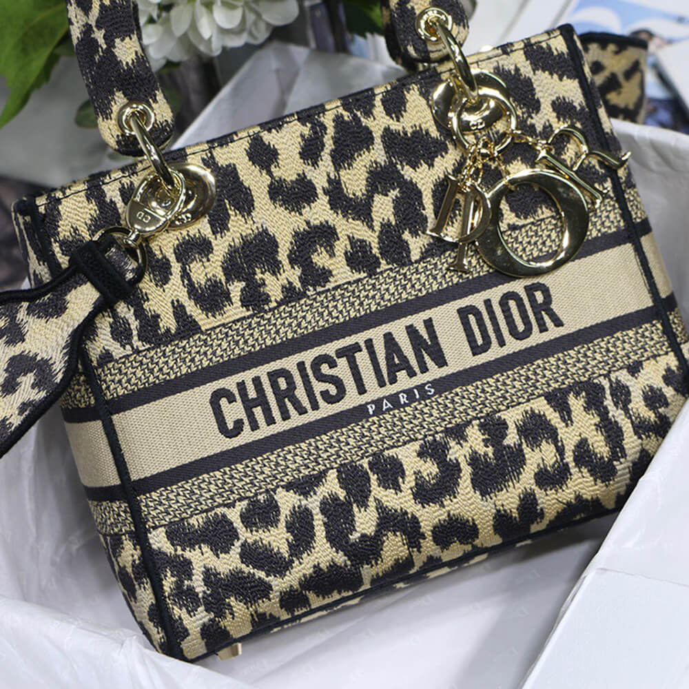 DIOR MEDIUM LADY D-LITE BAG - Top Club