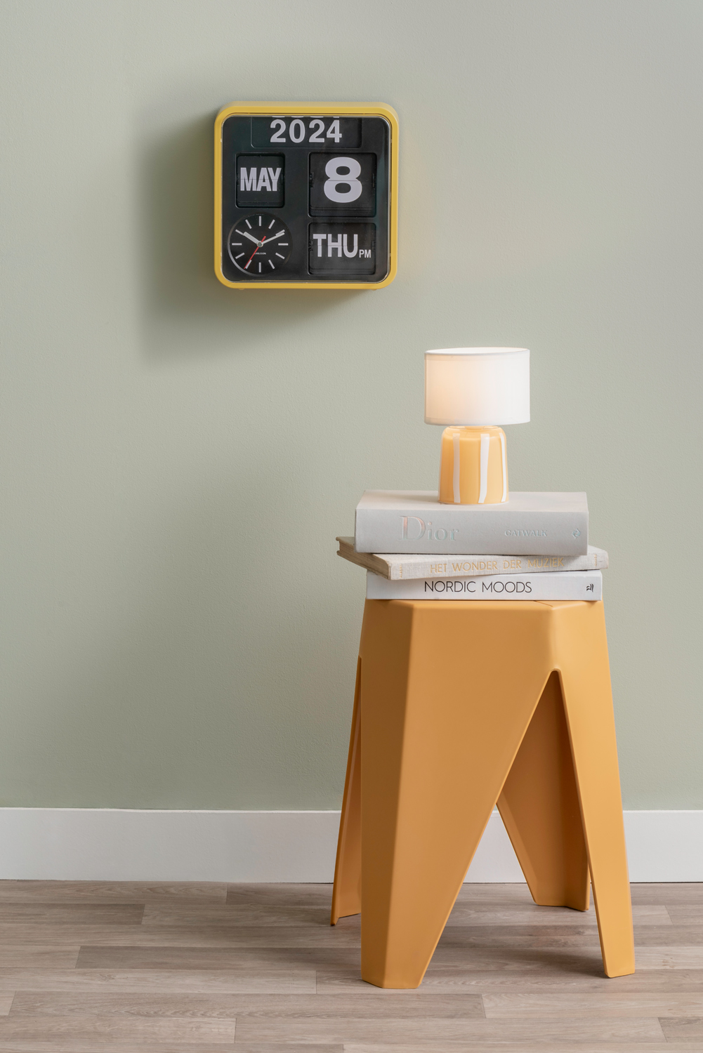 Wandklok Mini Flip - Geel