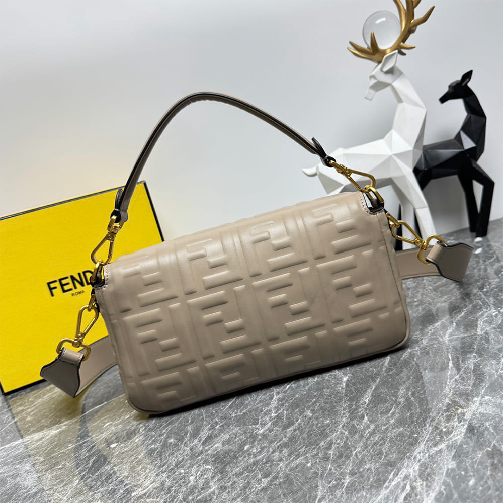 Fendi Baguette - Top Club