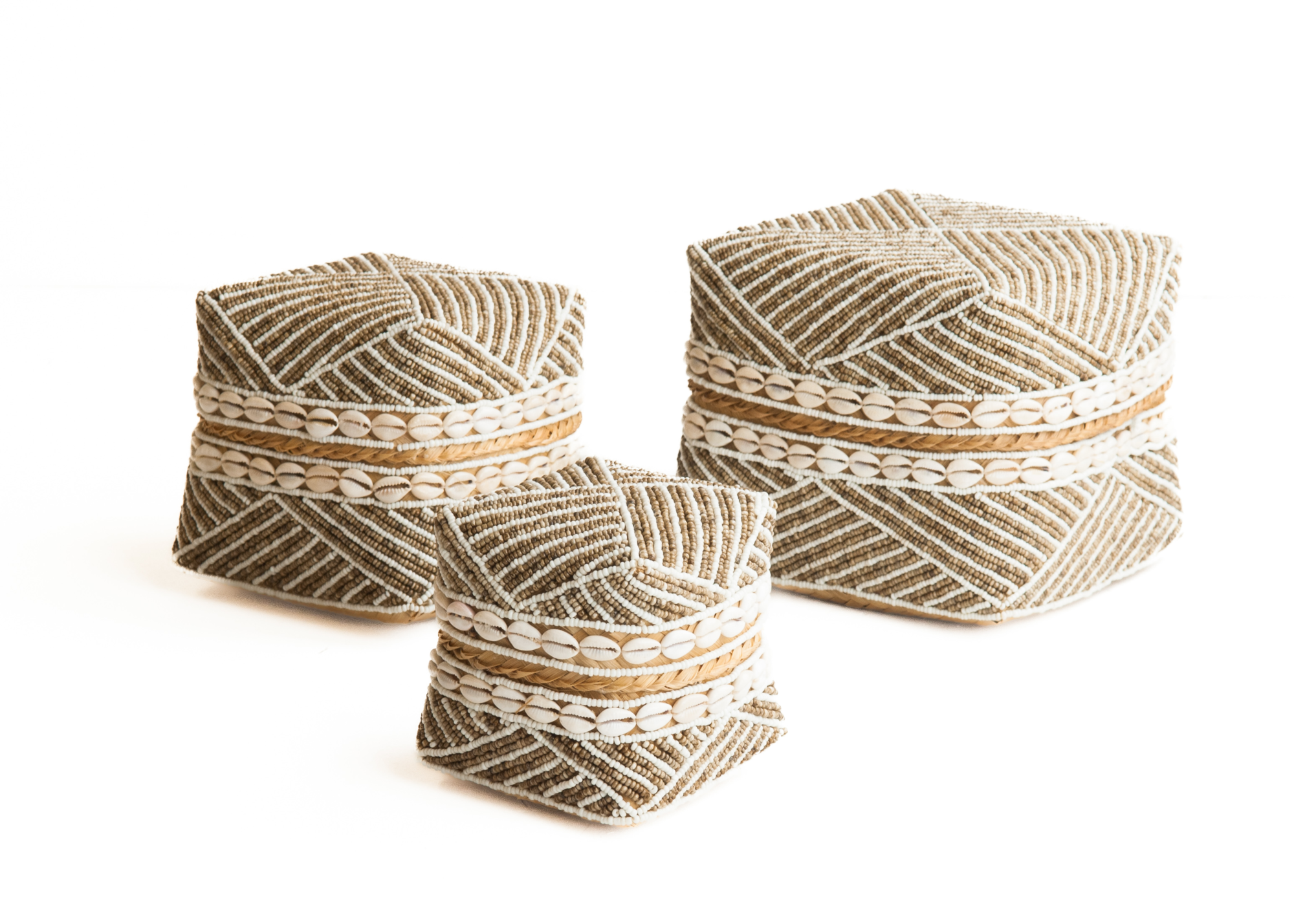 Offermanden kraaltjes / schelpen gestreept - set van 3 Set Offermanden Kraaltjes / Schelpen crème/wit gestreept
