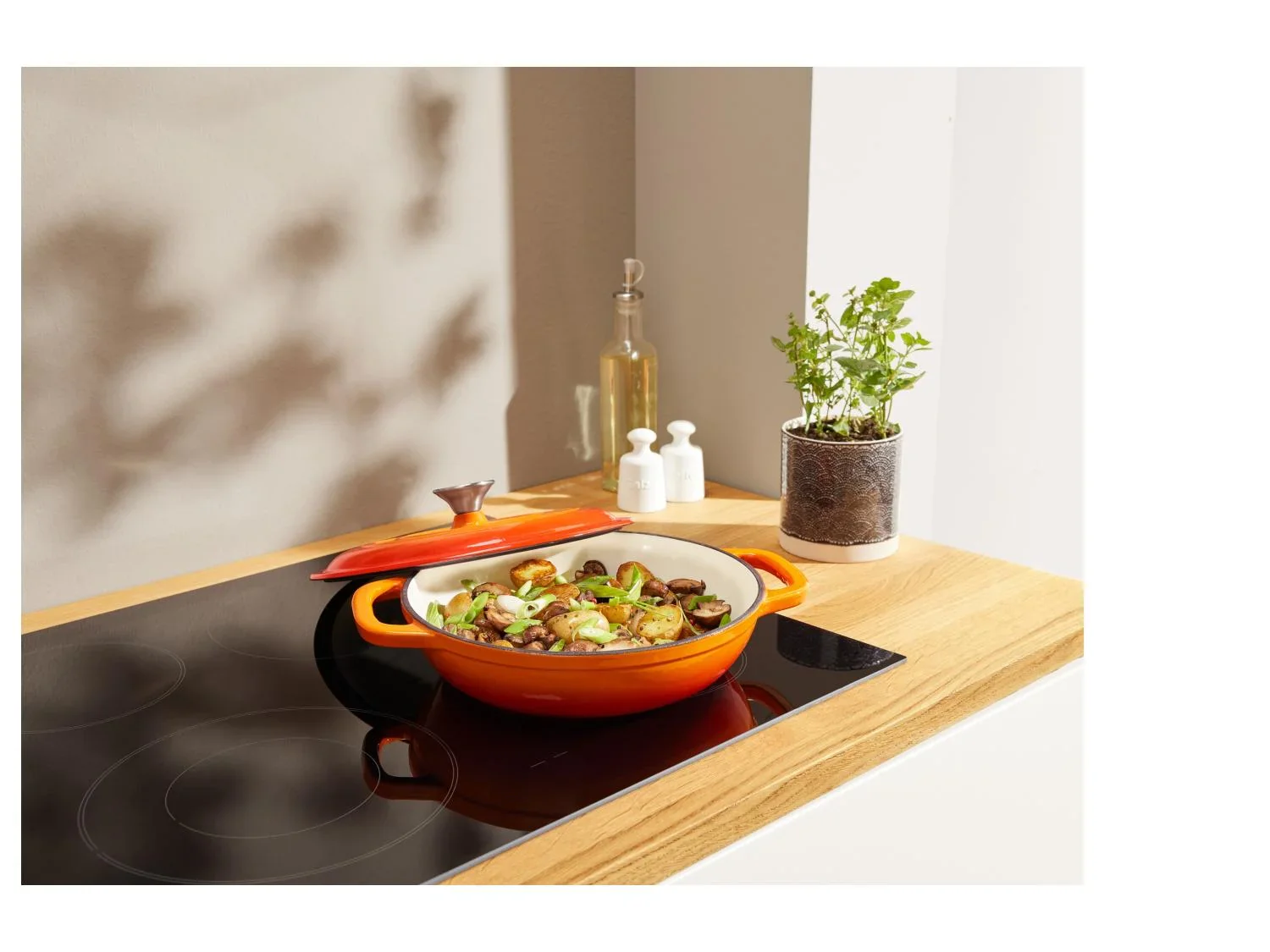 SILVERCREST Sauteuse en fonte Premium, 26 cm