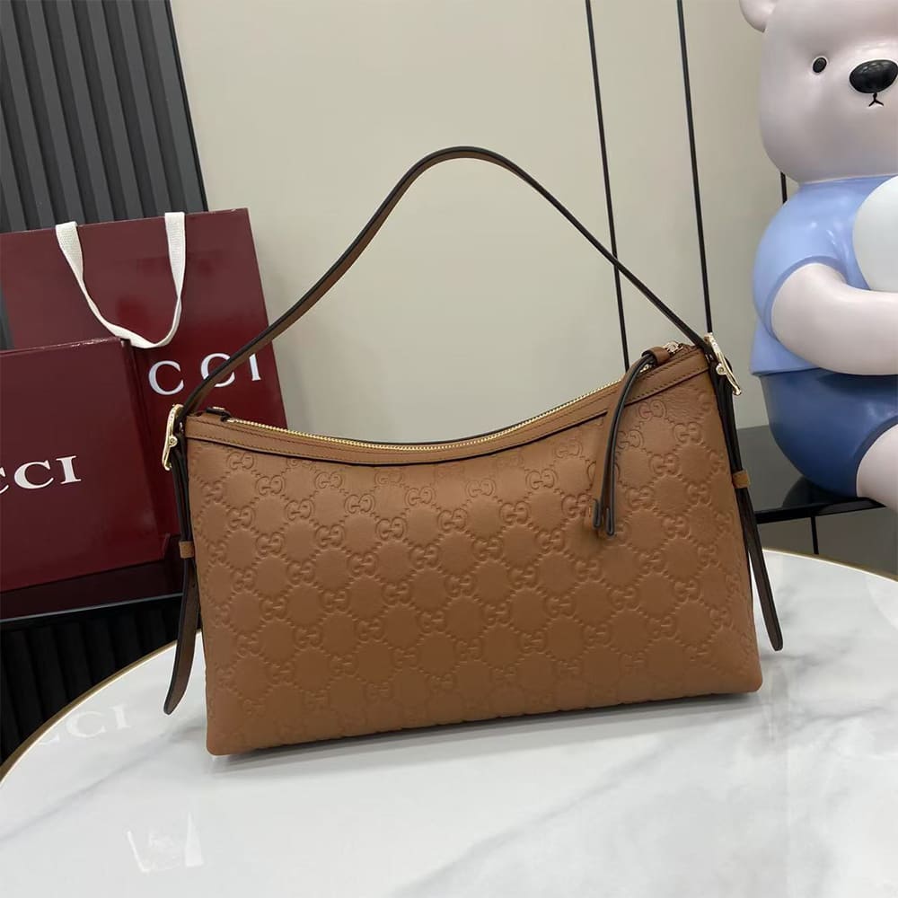 GG Emblem medium shoulder bag - Top Club