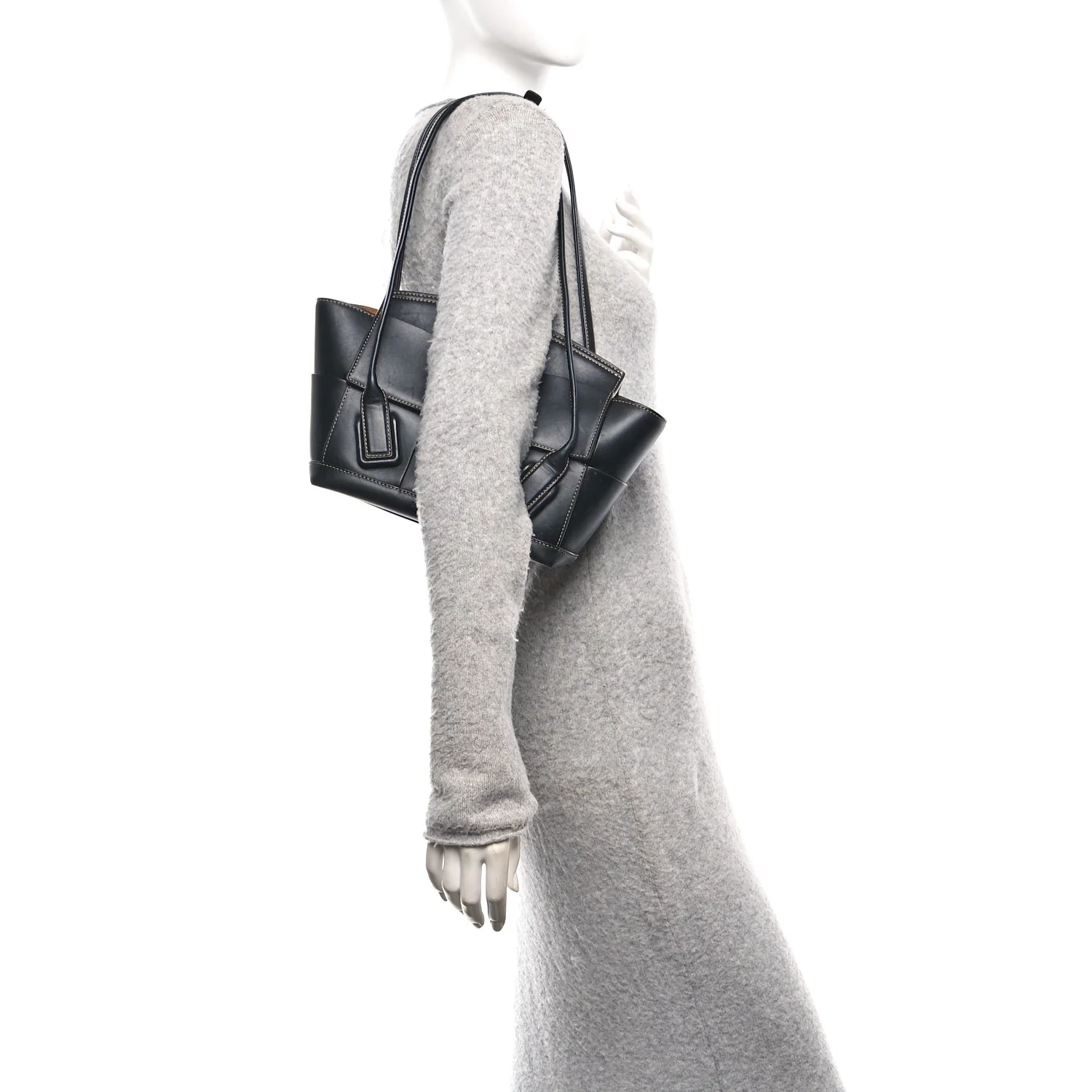 French Calfskin Maxi Intrecciato Arco 33 Black