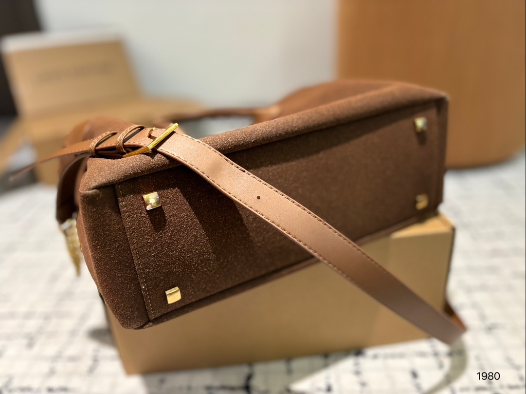 Y new arrival bucket tote bag size:32*22 cm - Top Club