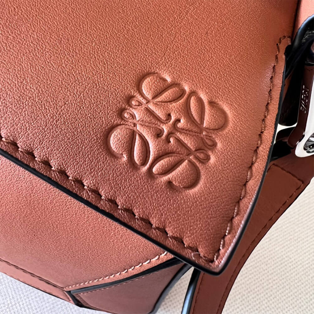 LOEWE Small Puzzle Bag - Top Club