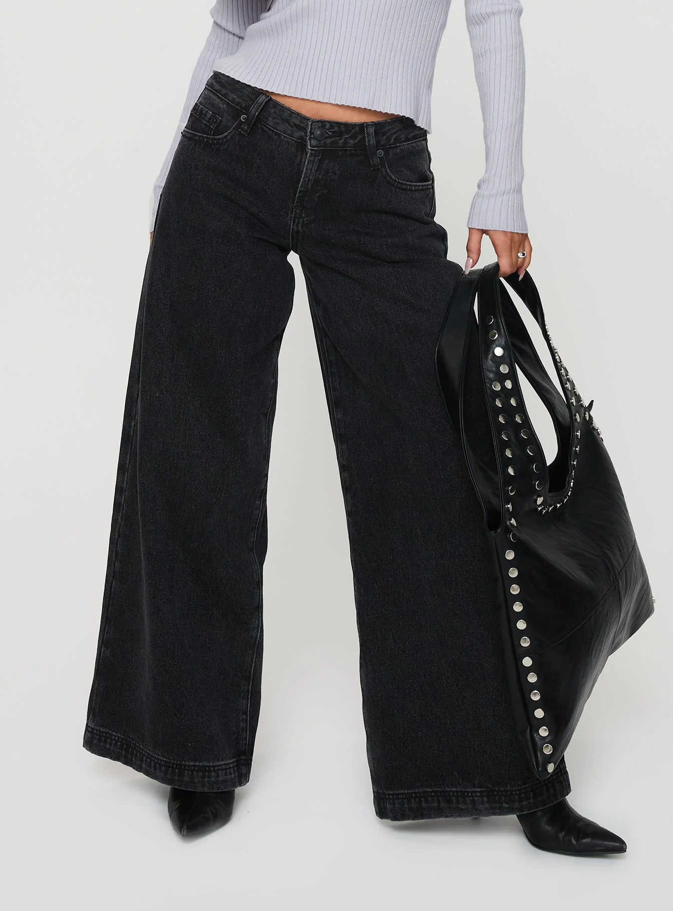 Ribbon Stamp Low Rise Wide Leg Jeans Washed Black