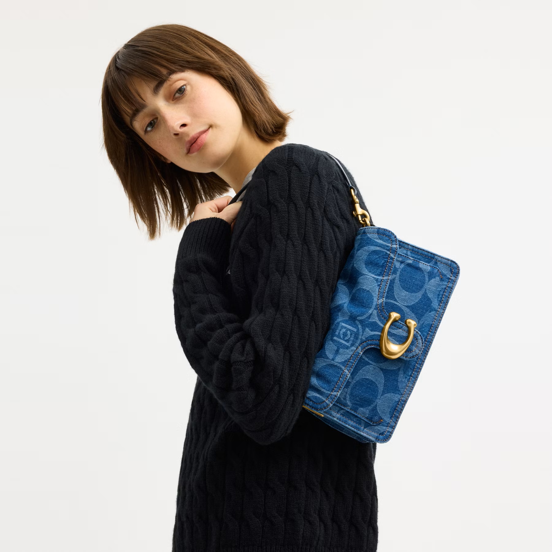 COACH COACH CLOT TABBY SHOULDER BAG 26 IN MAXI SIGNATURE DENIM