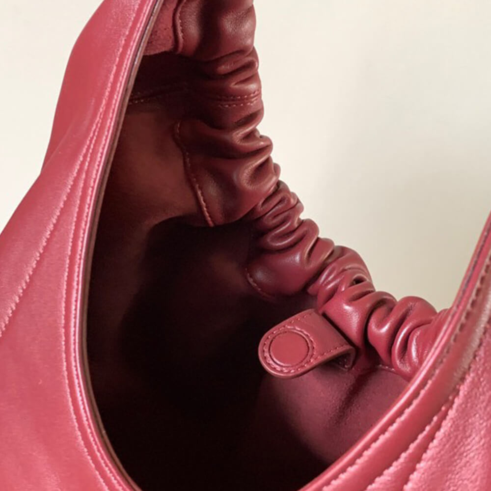 Loewe Medium Squeeze bag in nappa lambskin - Top Club