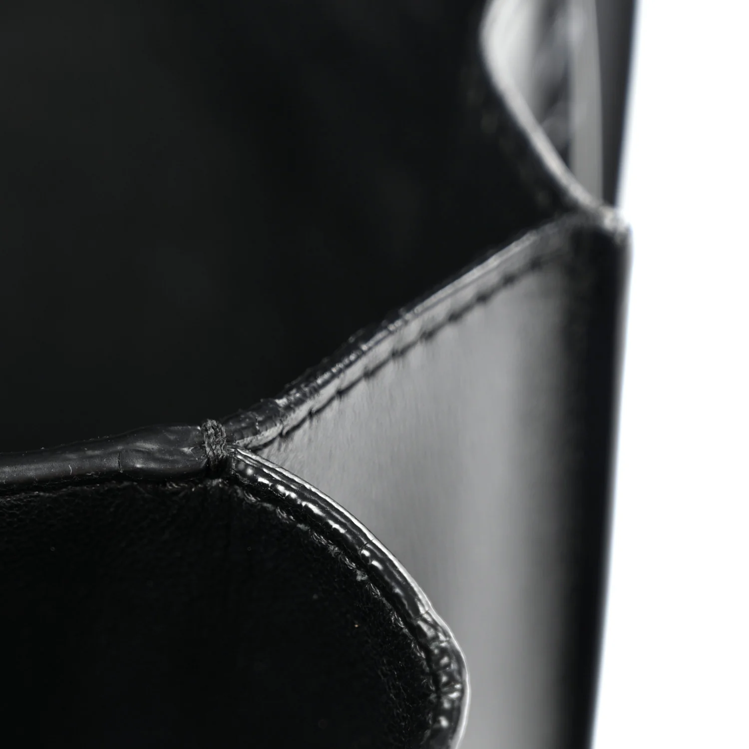 Box Calfskin Medium Classic Box Flap Bag Black - Top Club