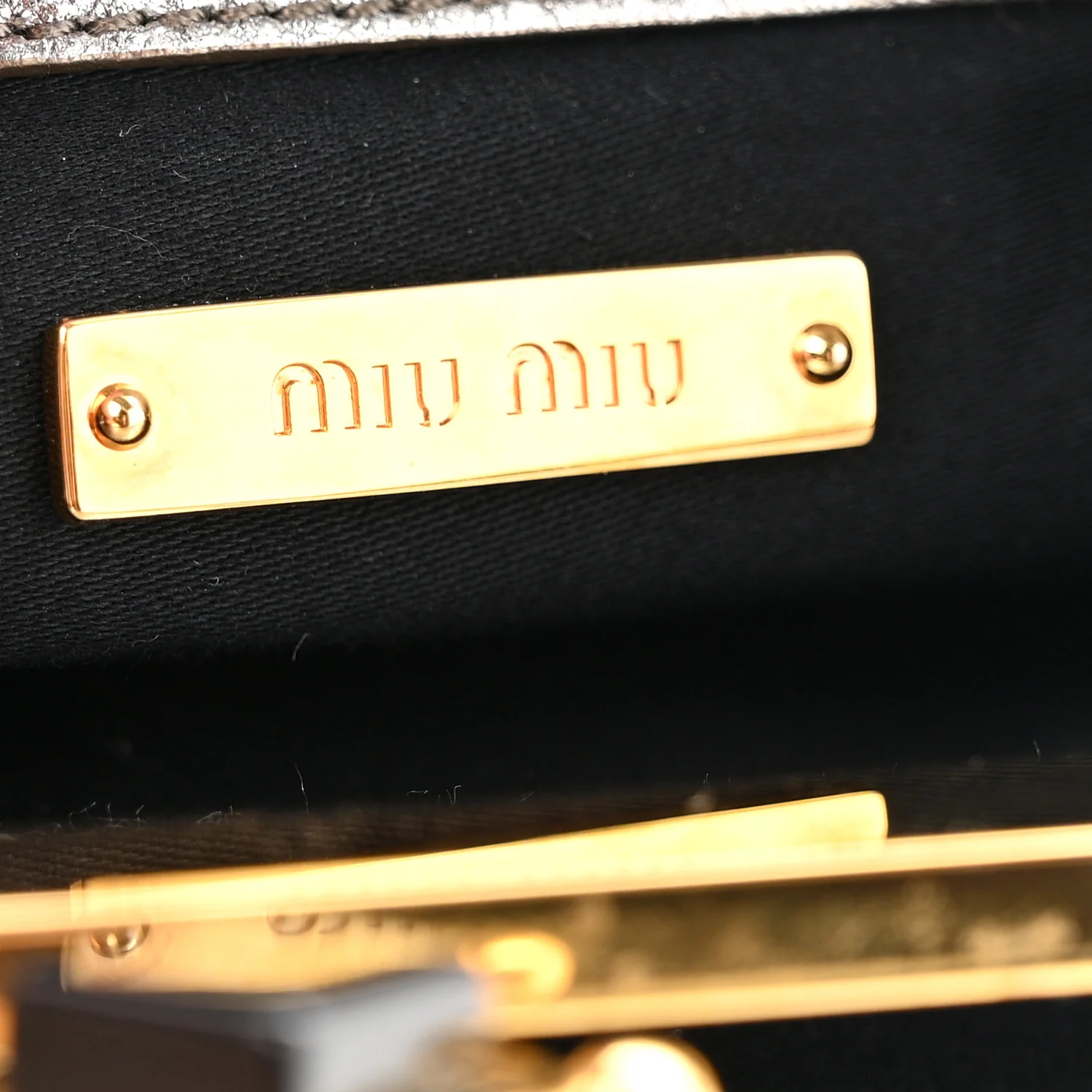 Metallic Matelasse Lux Mini Crossbody Tote Cromo - Top Club