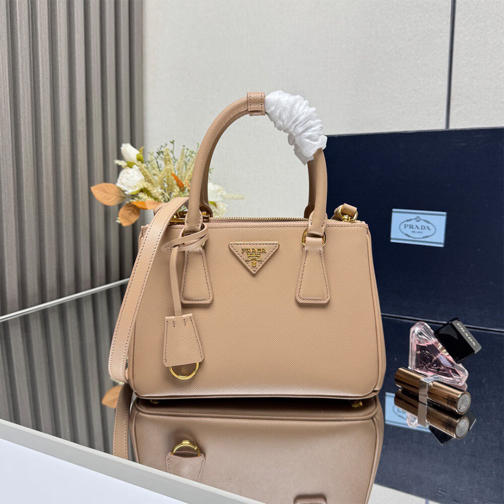 Prada Small Prada Galleria Saffiano leather bag(HIGH-END GRADE)