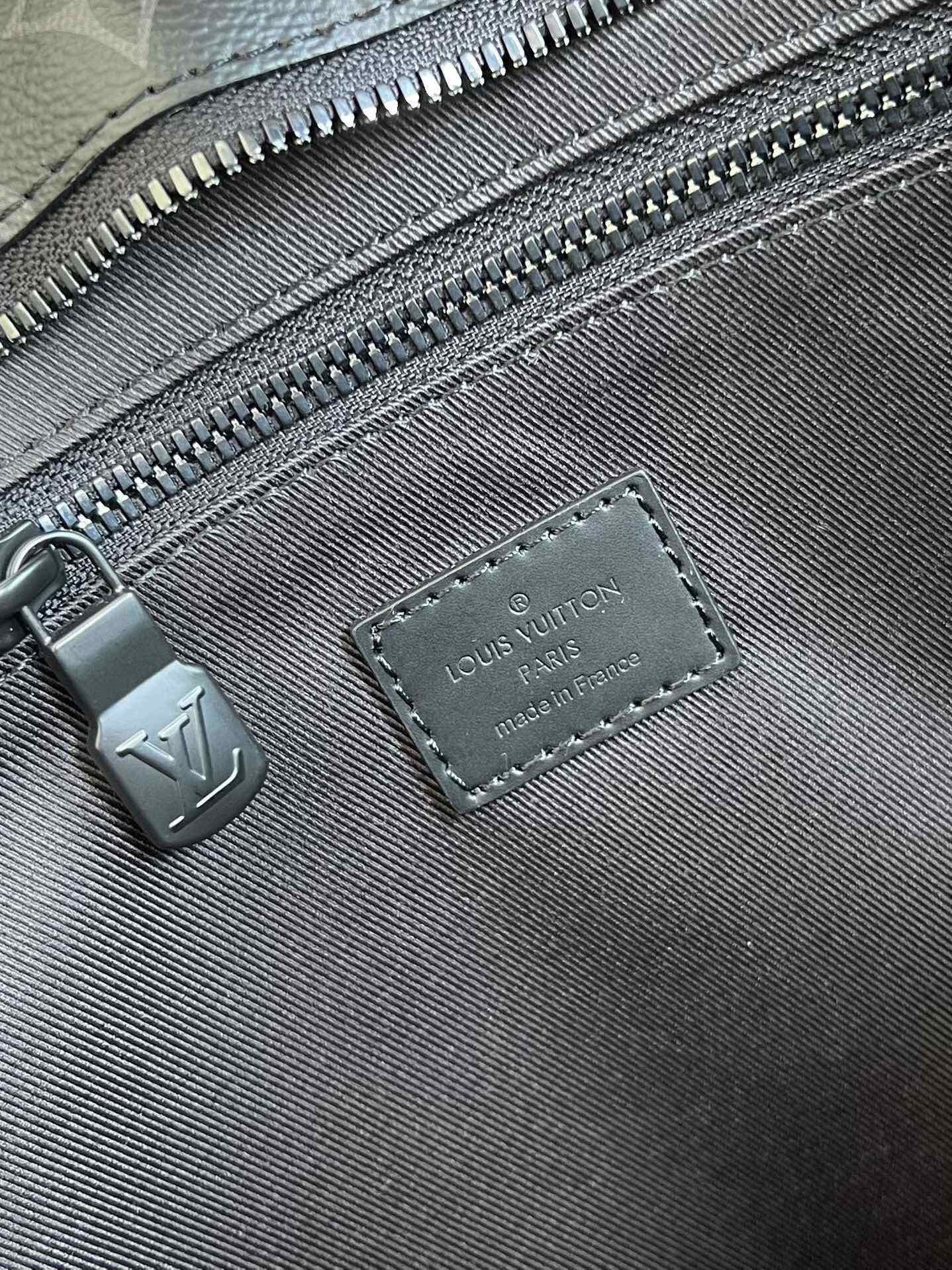 Louis Sac Plat Horizontal Zipp?? size: 39x30x7CM - Top Club