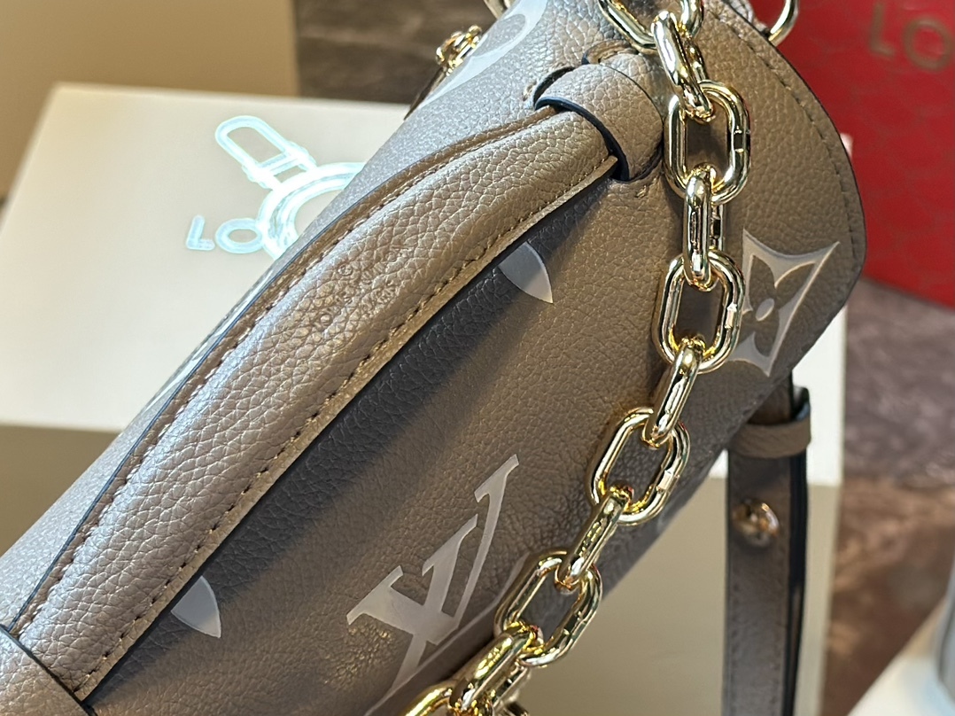 Louis new arrival mini bag size: 21 * 12cm - Top Club