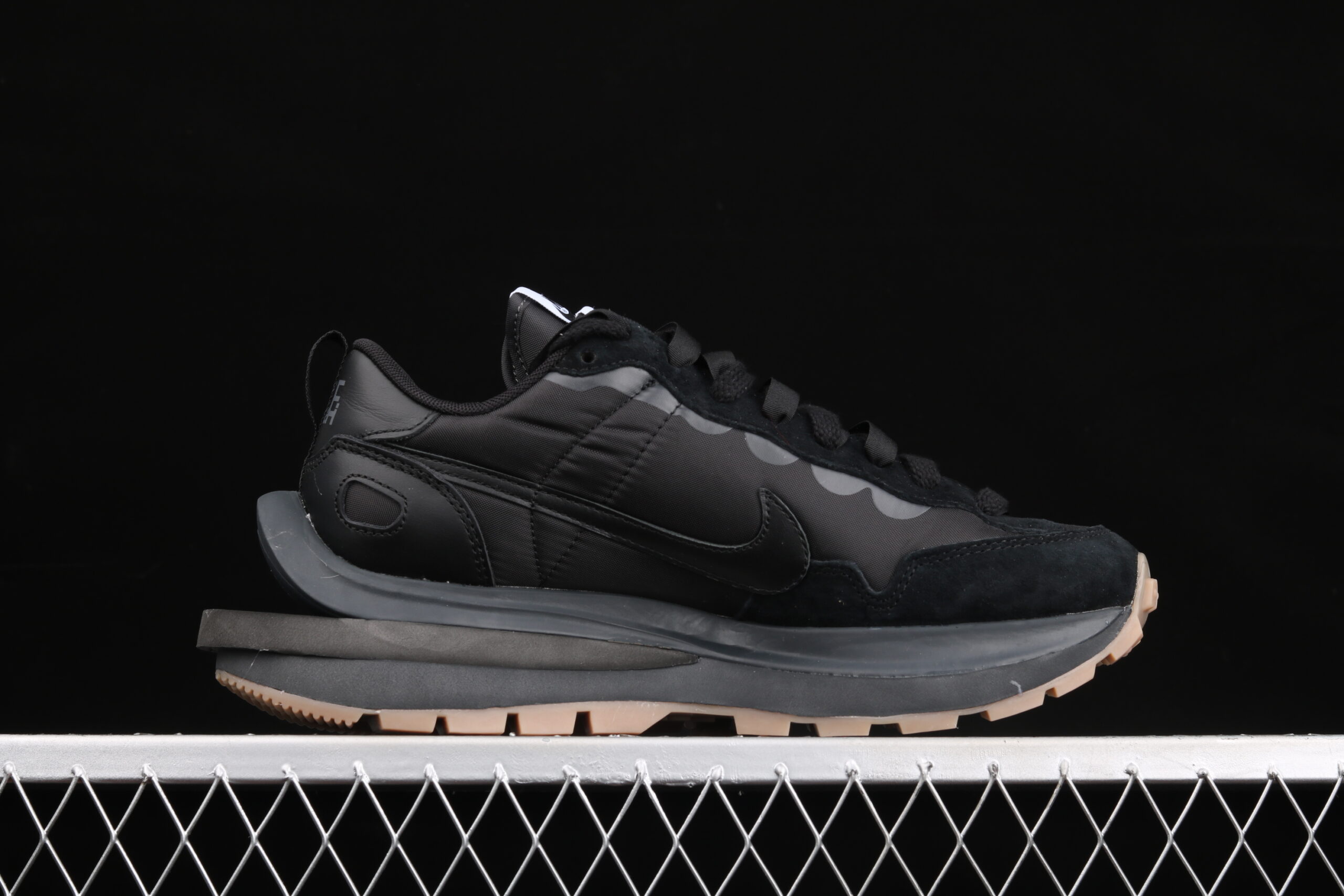Nike Vaporwaffle, Sacai Black Gum - Sneaker Replica Workshop