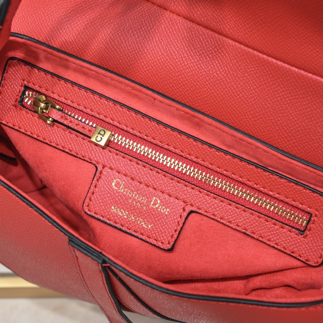 D saddle Be a classic with classics bag size: 25.5 x 20 x 6.5 cm - Top Club