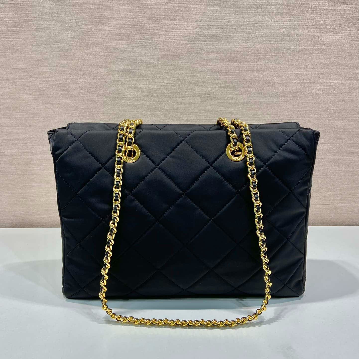 Prada Re-edition Vintage Chain Tote Bag - Top Club