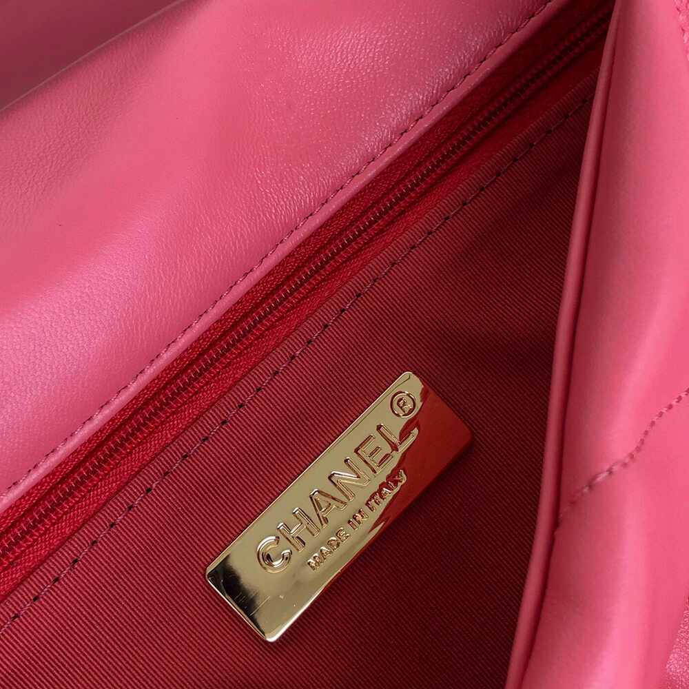 CHANEL 19 Handbag - Top Club