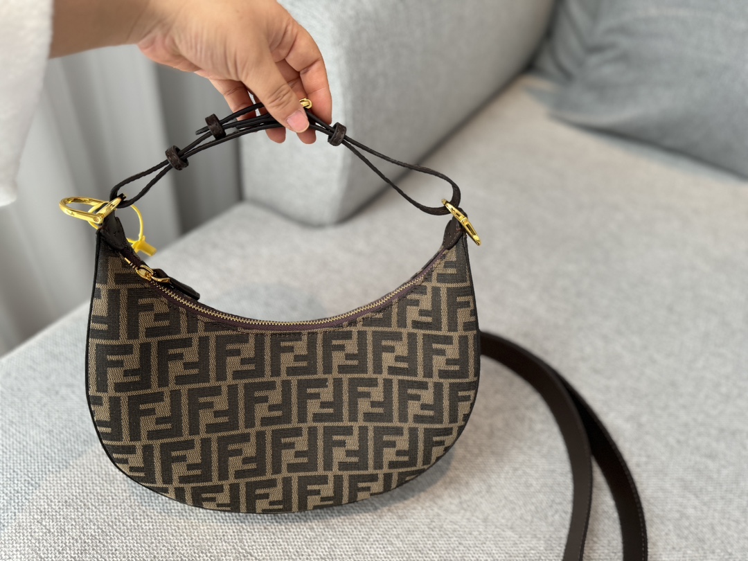 Fen new arrival bag size??28*16cm - Top Club