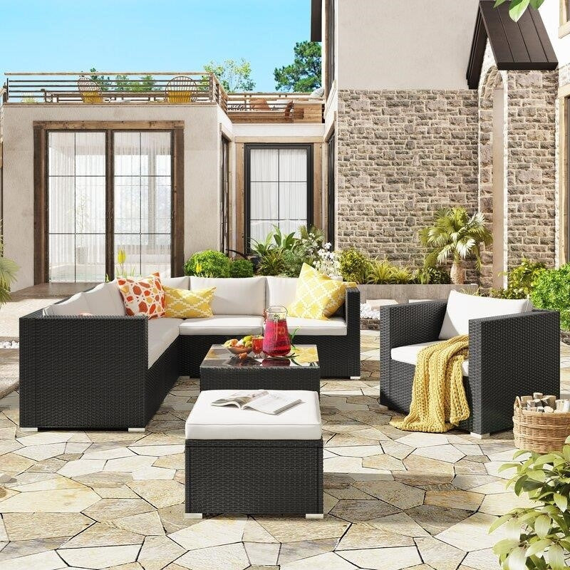 Lancaer Wicker/Rattan 6-person seating group with cushions