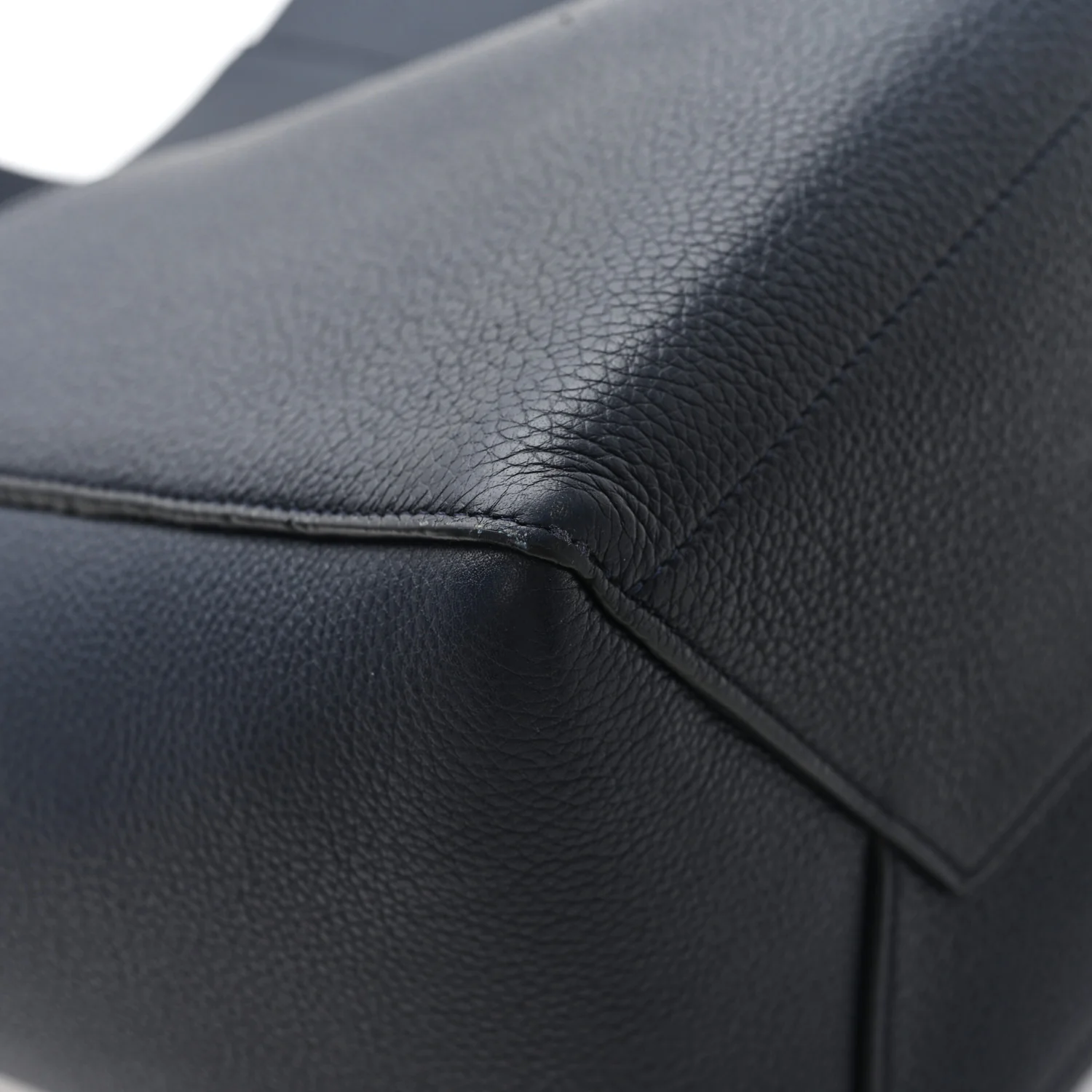 Soft Grained Calfskin Sangle Bucket Bag Navy Blue - Top Club