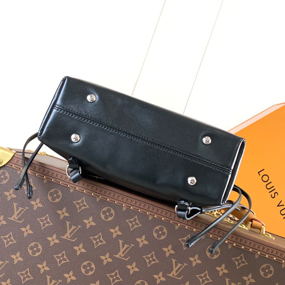 LV Off Duty Backpack Vibe(HIGH-END GRADE) - Top Club