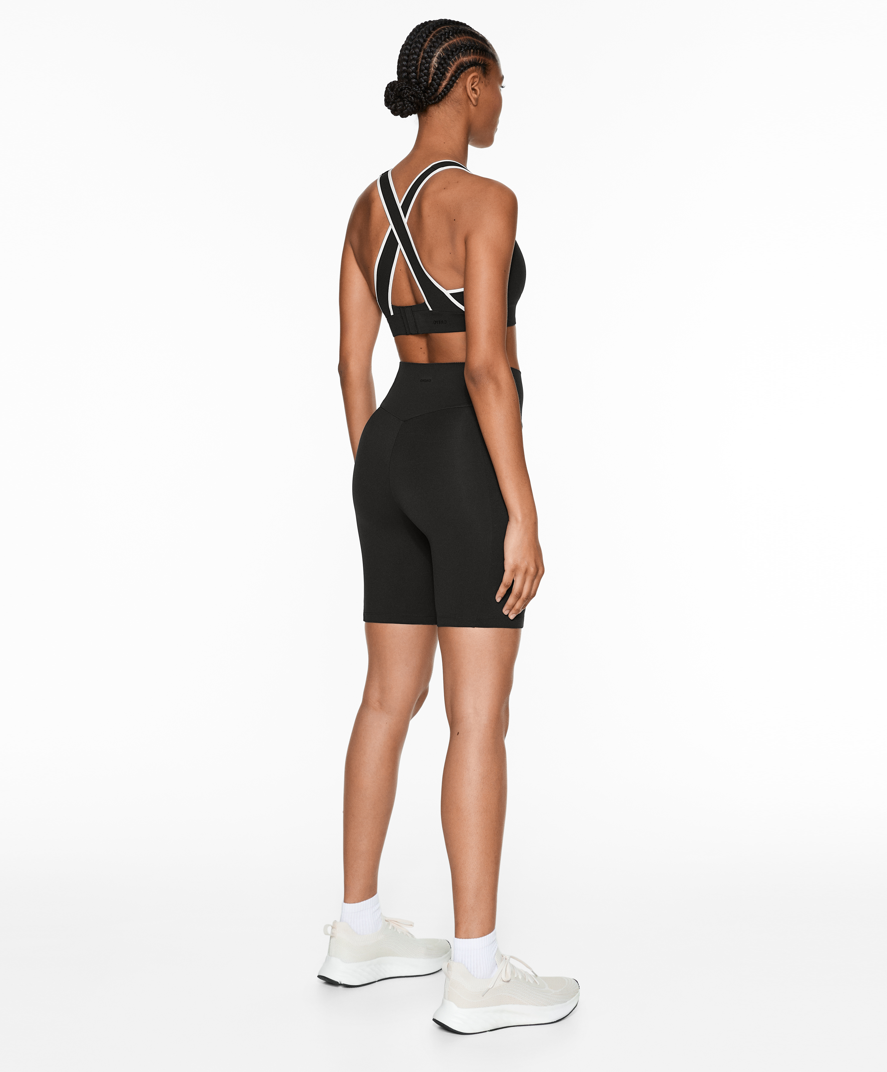 OYSHO Firm support compressive sports bra with piping
