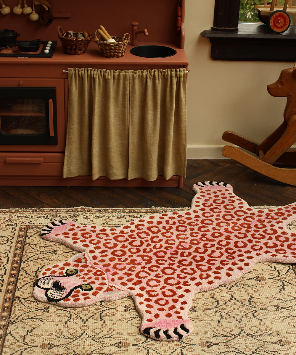 DG Pinky Leopard Rug Large