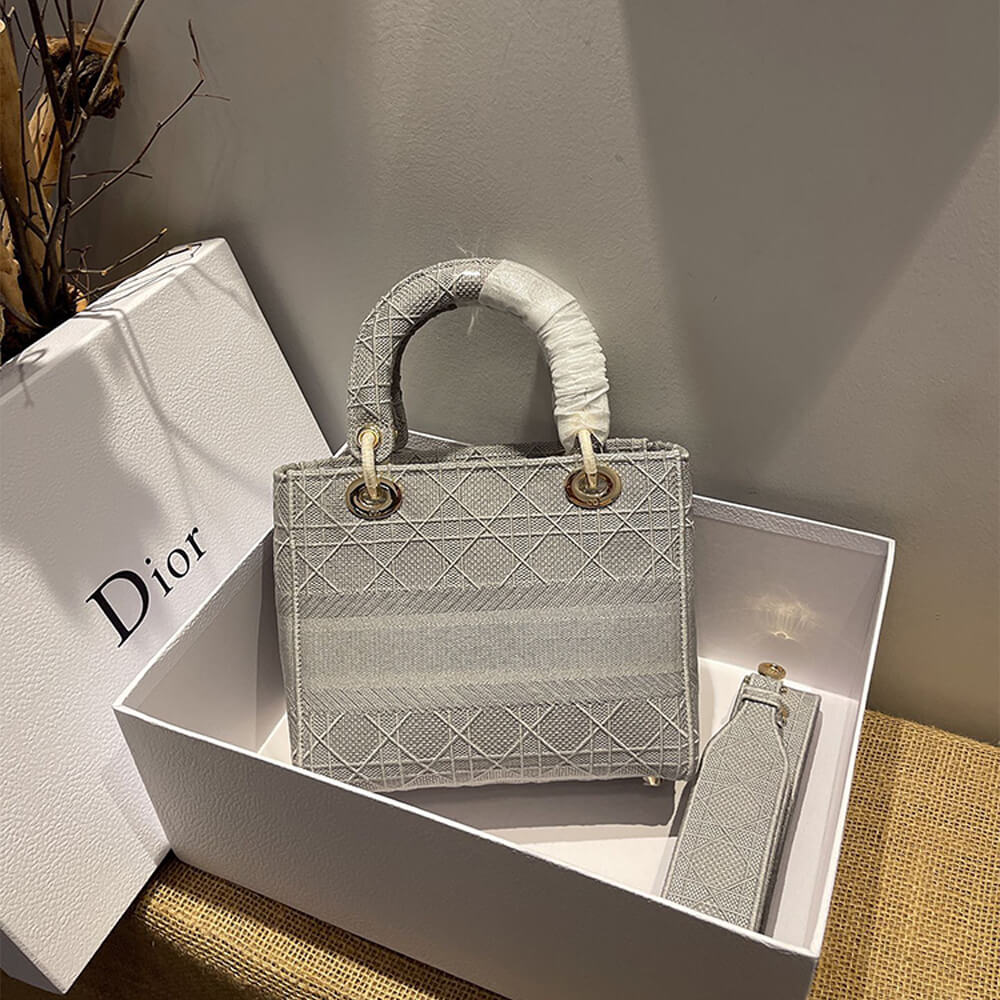 DIOR MEDIUM LADY D-LITE BAG - Top Club