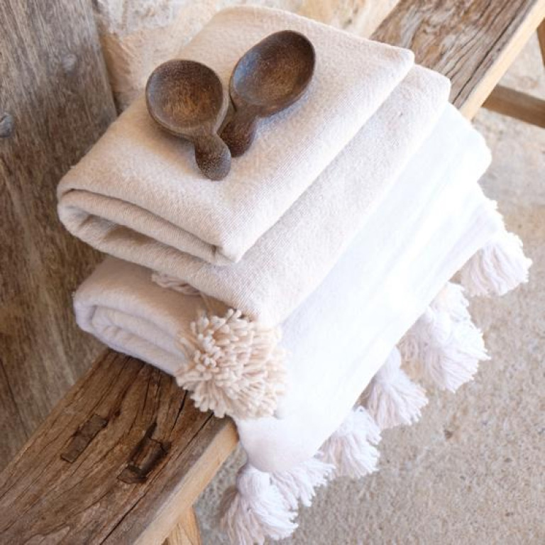 Pompomblanket M ecru