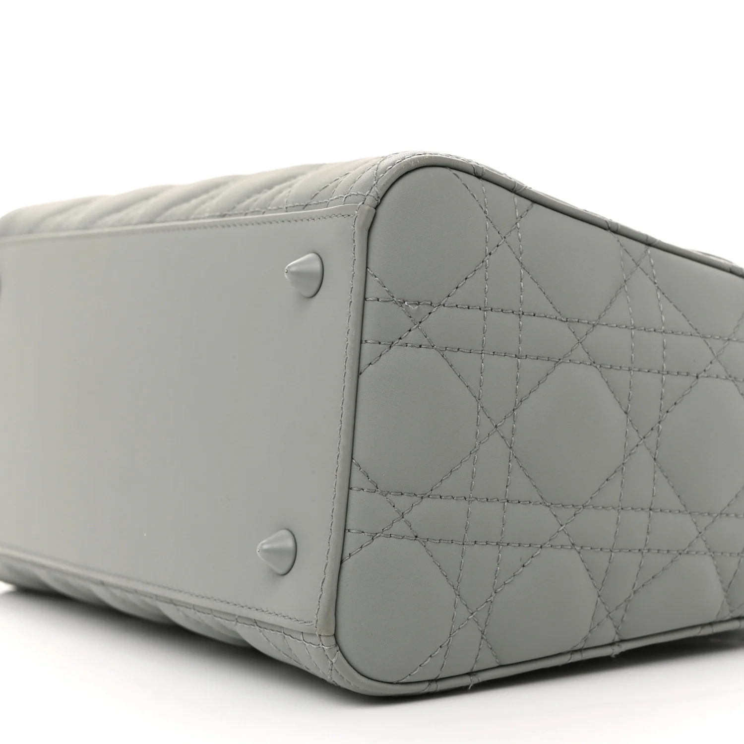 Ultra Matte Calfskin Cannage Medium Lady Dior Grey Stone - Top Club