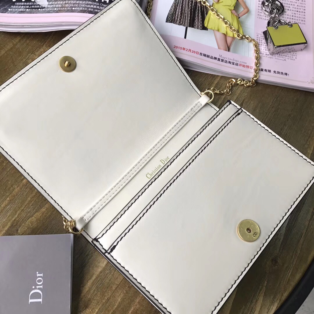 D White JAD Wallet On Chain Pouch - Top Club