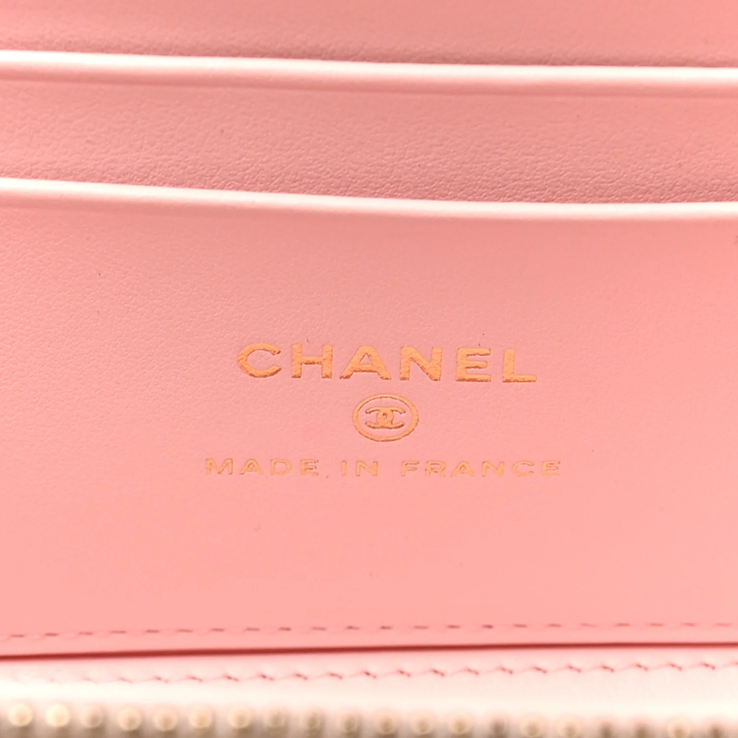 Caviar Quilted Top Handle Vanity With Chain Light Pink - Top Club
