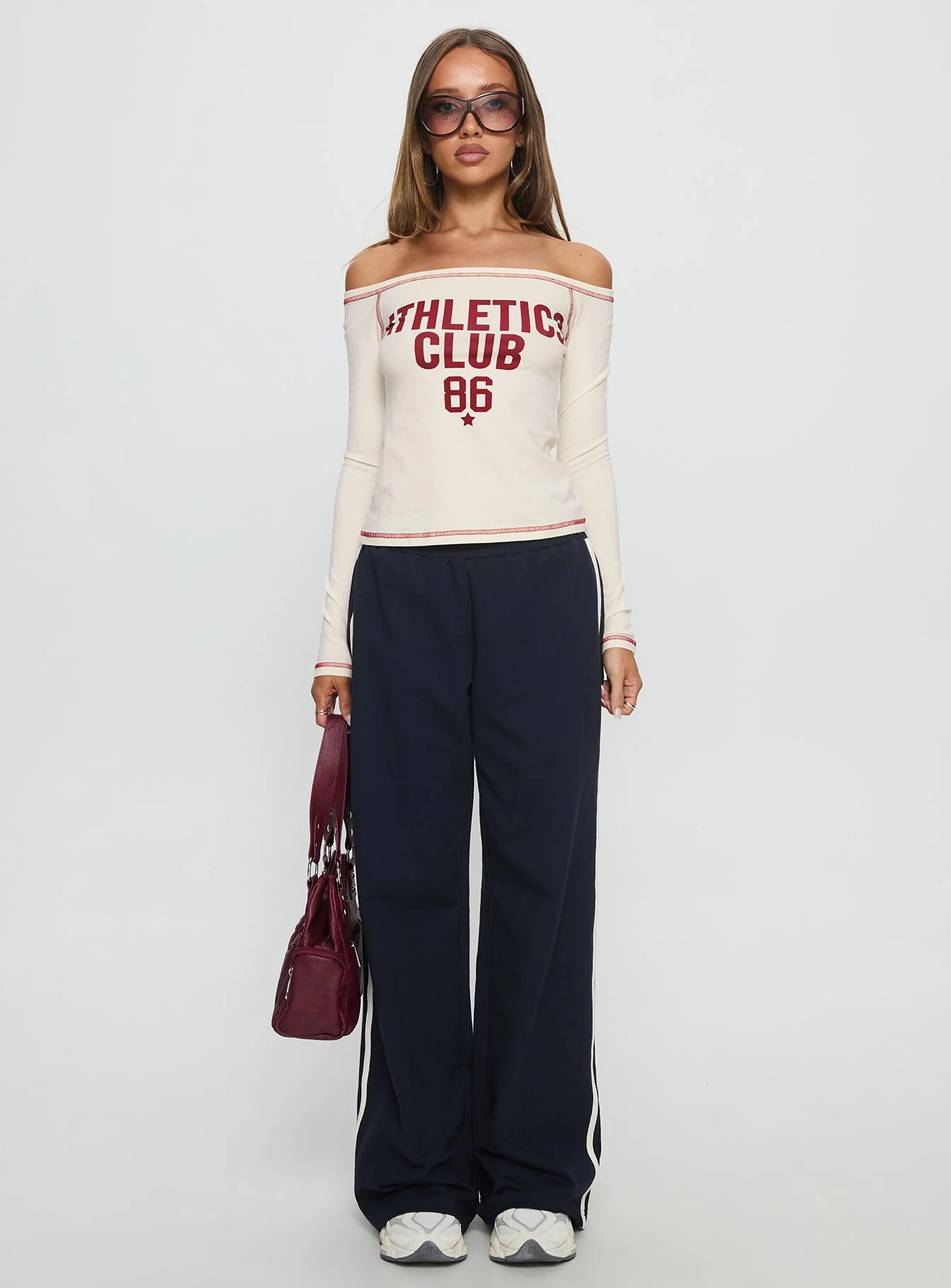 Athletics Club Long Sleeve Graphic Top Cream / Red