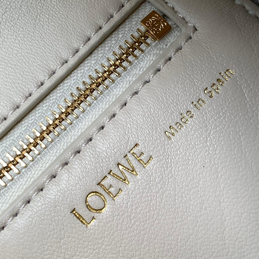 Loewe Small Squeeze bag in nappa lambskin - Top Club