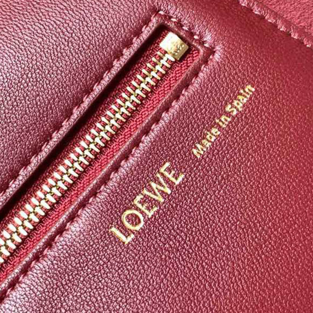 Loewe Medium Squeeze bag in nappa lambskin - Top Club