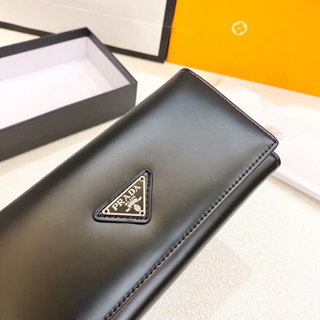Pra new arrival wallets size: 19x10 cm - Top Club